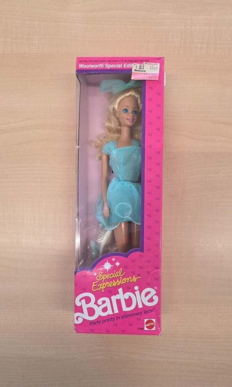 Mattel Special Expressions Barbie Doll Woolworth Special Edition #2582 1991